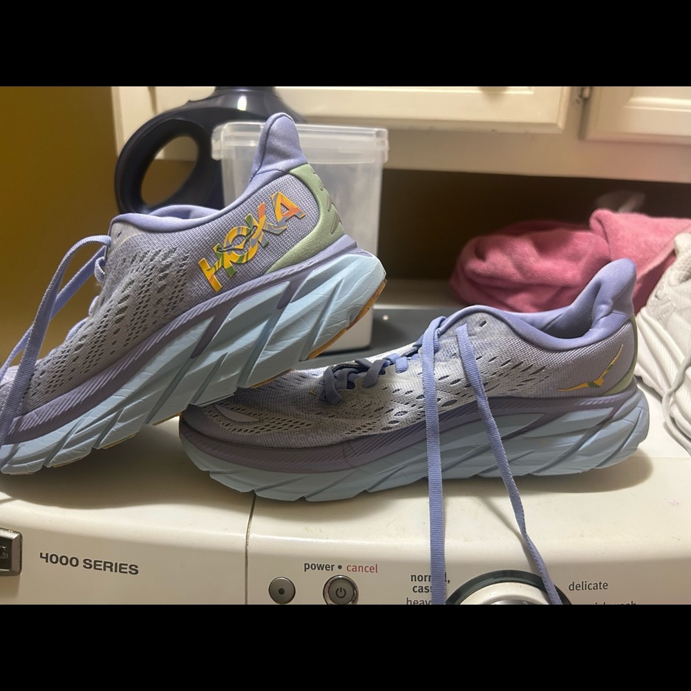 Hoka Clifton Size 8 - Picture 5 of 6